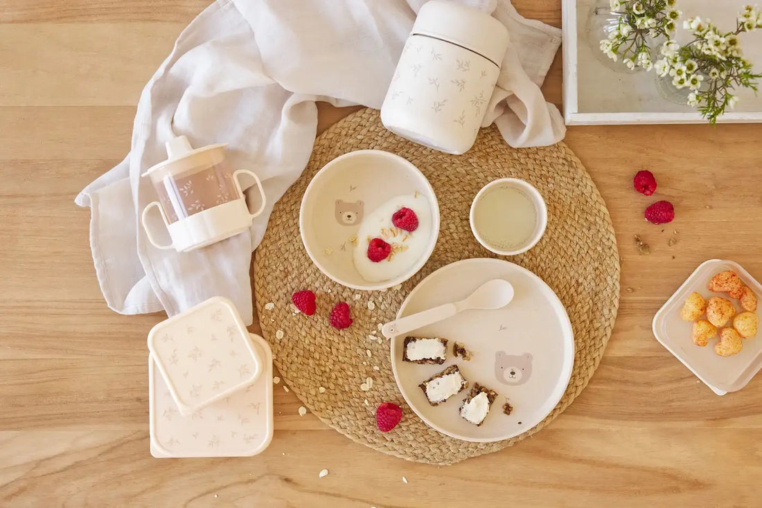 Lässig kinderservies Miracle of Nature in beige – 4-delige set met bord, kom, beker en lepel