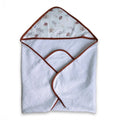 gepersonaliseerde badcape baby met naam dennenappels print bruin