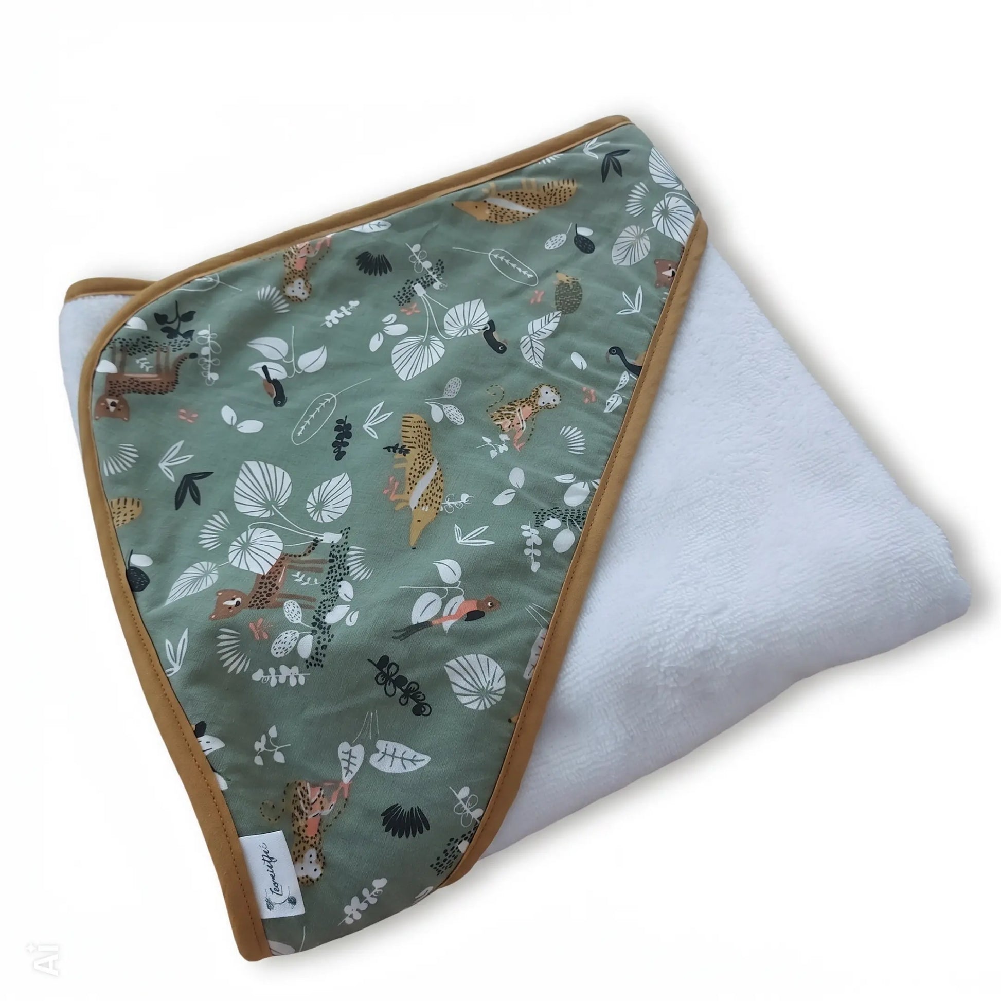 Detail jungle stof badcape groen mosterdgeel biaisband, OEKO-TEX gecertificeerd handgemaakt Leonietje's