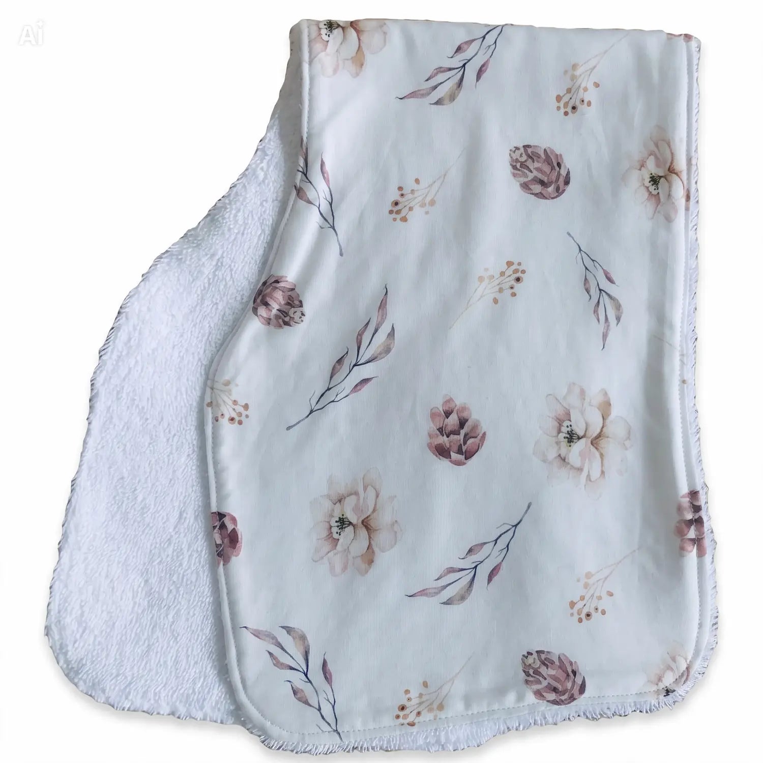 Handgemaakte spuugdoek over de schouder met dennenappelprint in oudroze en roestbruine tinten, 100% katoen voorzijde en badstof achterkant, ergonomische vorm met inham voor de nek — Leonietje's
