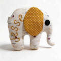 
Handgemaakte knuffel olifant met naam van Leonietje's – gepersonaliseerde baby knuffel met knisper oortjes
