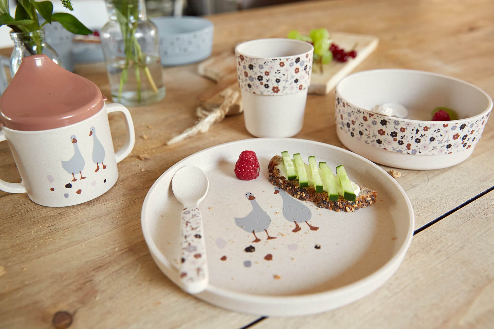 
BPA-vrije babyset Lässig met schaapjes en gansjes print – vaatwasserbestendig kinderservies vanaf 6 maanden